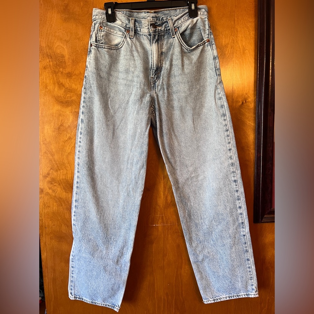 WOMEN'S LEVI'S BAGGY JEANS SIZE 28